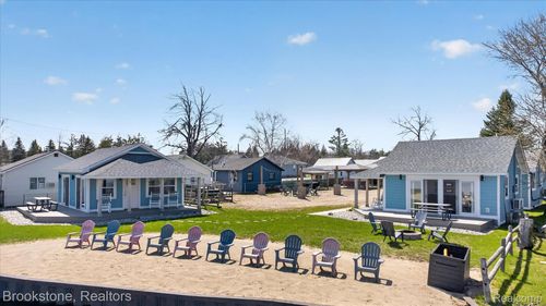 6330 W Houghton Lake Dr, Houghton Lake, MI, 48629-8616 | Card Image