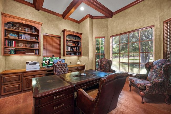 565 Lost Hunters Cyn, House other with 5 bedrooms, 5 bathrooms and 3 parking in China Spring TX | Image 34
