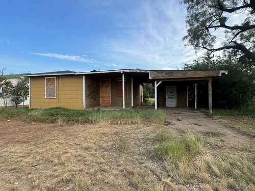 424 E 38th St, San Angelo, TX, 76903-2232 | Card Image