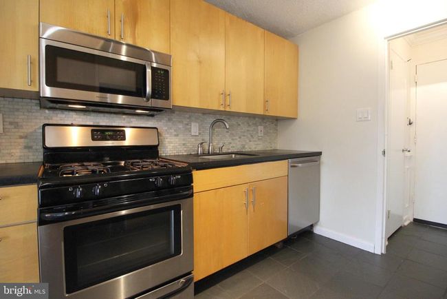 APT-425 - 2500 N Van Dorn St, Condo with 2 bedrooms, 2 bathrooms and null parking in ALEXANDRIA VA | Image 8