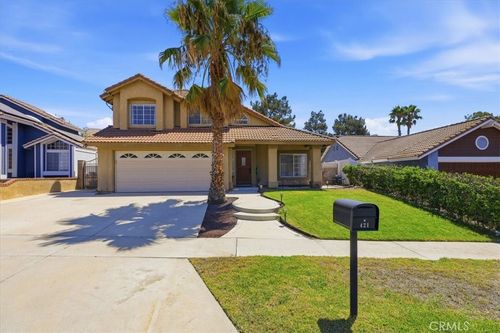 421 Yellowstone Cir, Corona, CA, 92879-1166 | Card Image