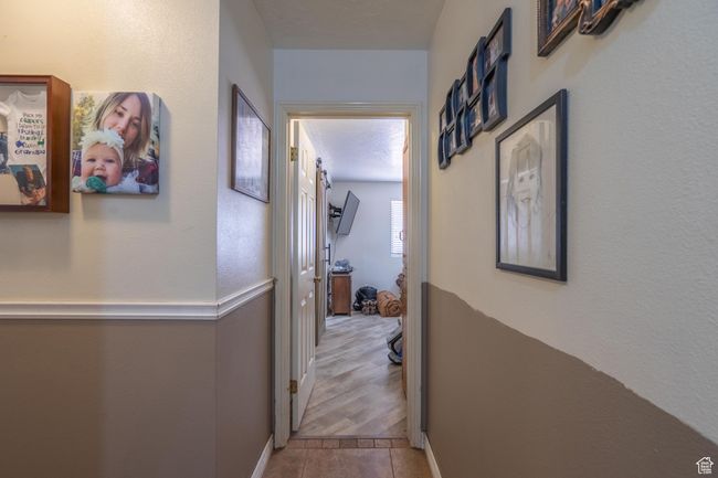Hall with baseboards | Image 31