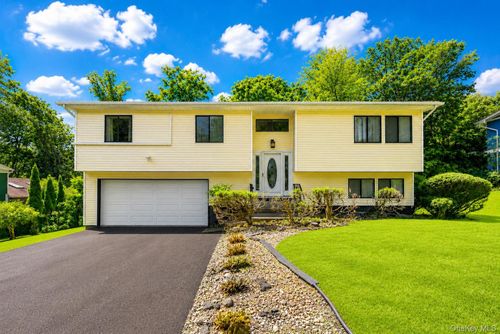 23 Carriage Ln, Spring Valley, NY, 10977-2219 | Card Image