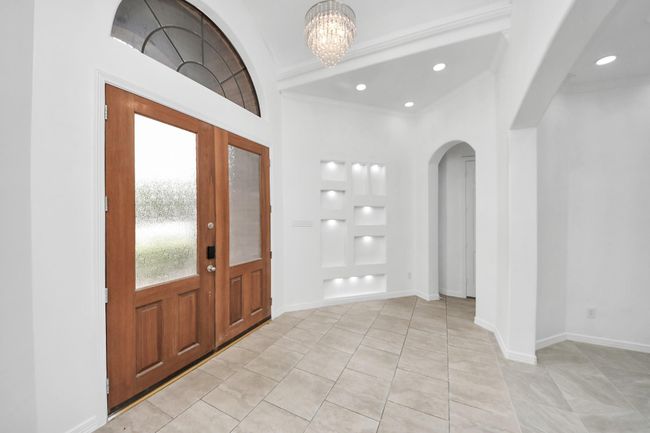 Foyer | Image 8