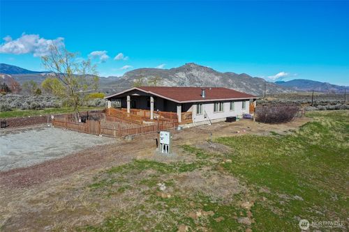 32 Valley View Dr, Tonasket, WA, 98855-8822 | Card Image