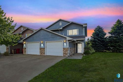 6501 S Santa Rosa Pl, Sioux Falls, SD, 57108-2735 | Card Image