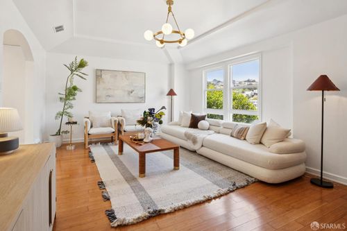 67 Rome St, San Francisco, CA, 94112-3643 | Card Image