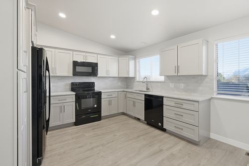 5751 Dynasty Oaks Cir, Taylorsville, UT, 84129-2672 | Card Image