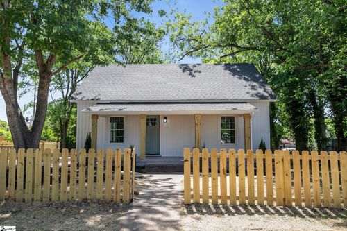 1 9th St, Greenville, SC, 29611-4223 | Card Image