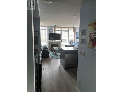 1503-1075 Sunset Dr, Kelowna, BC, V1Y9Y9 | Card Image