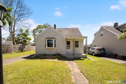4 Francis St, East Haven, CT, 06512-2957 | Card Image