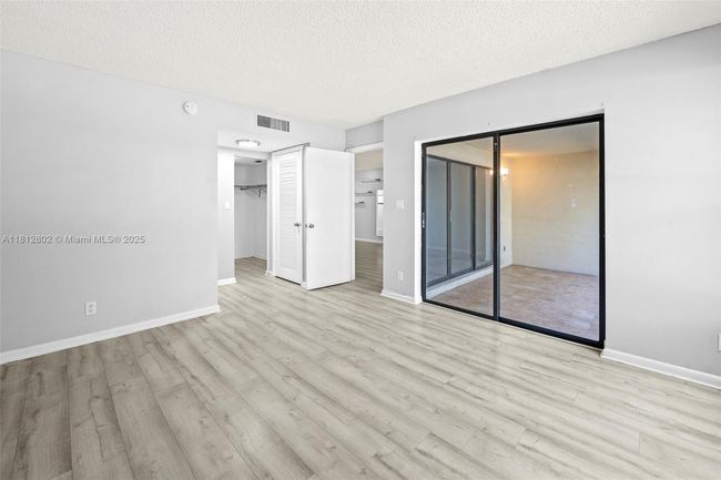 APT-210 - 2302 S Cypress Bend Dr, Condo with 2 bedrooms, 2 bathrooms and null parking in Pompano Beach FL | Image 15