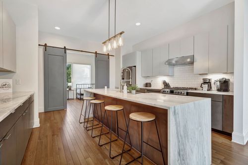 1432 12th Ave S, Nashville, TN, 37203-4908 | Card Image