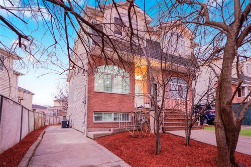 61 Sunset Ave, Staten Island, NY, 10314-5038 | Card Image