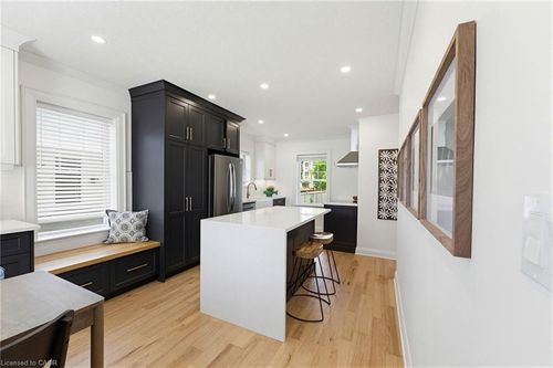 45 Middleton St, Cambridge, ON, N1S2R2 | Card Image