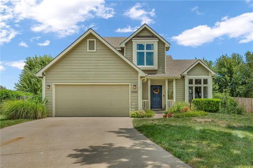 4400 Gretchen Ct, Lawrence, KS, 66047-9679 | Card Image