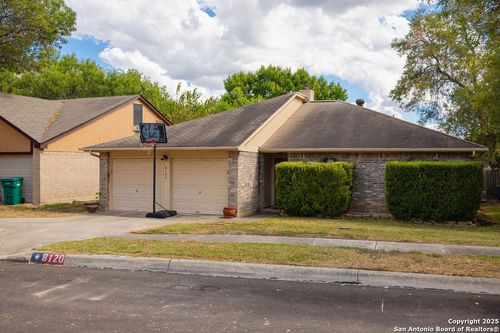 8120 Forest Dawn, Live Oak, TX, 78233-4386 | Card Image