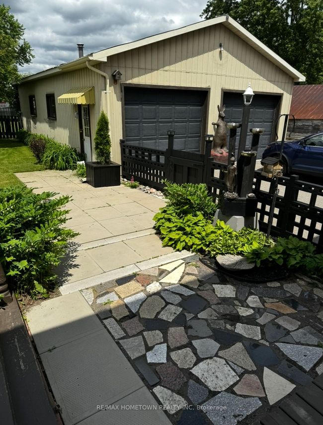 28 Centre St, House other with 4 bedrooms, 1 bathrooms and 4 parking in Edwardsburgh ON | Image 37