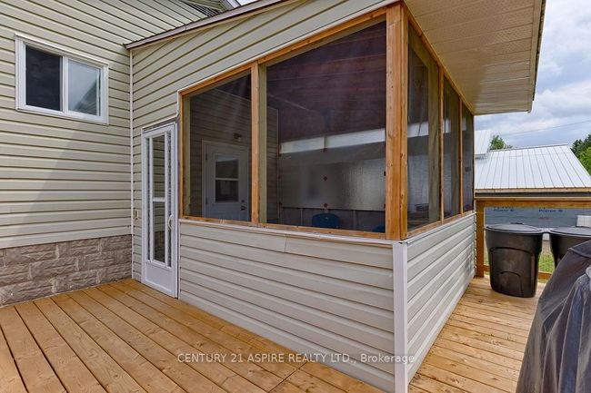 DECK/ SUNPORCH | Image 24