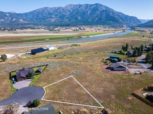 621 Snake River Dr, Alpine, WY, 83128 | Card Image