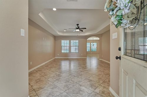 10657 Royal Cavins Dr, Conroe, TX, 77303-2721 | Card Image