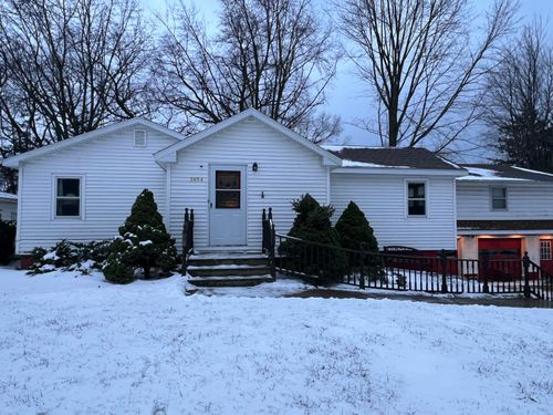 2854 Oak St, Stevensville, MI, 49127-1049 | Card Image