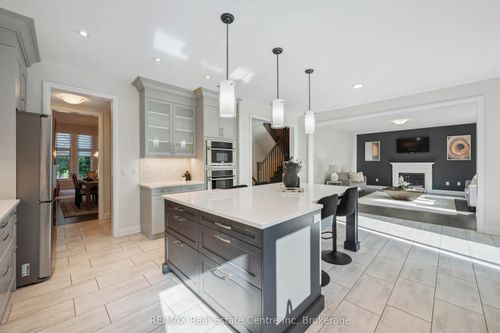 31 Emeny Lane, Guelph, ON, N1L0H3 | Card Image