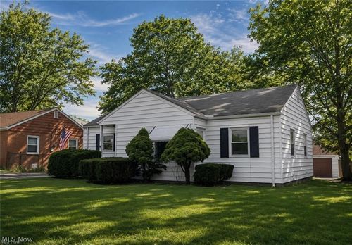 6601 Ridgeview Rd, Mayfield Heights, OH, 44124-3626 | Card Image