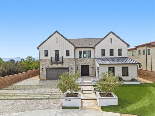 10542 Wood Briar Ct, Chatsworth, CA, 91311-1966 | Card Image