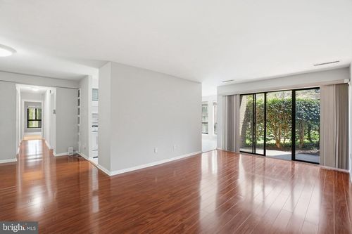 132-11228 Chestnut Grove Sq, RESTON, VA, 20190-5133 | Card Image