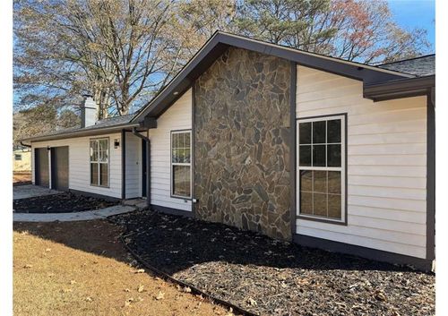 15 Chimney Smoke Dr, Stockbridge, GA, 30281-2702 | Card Image