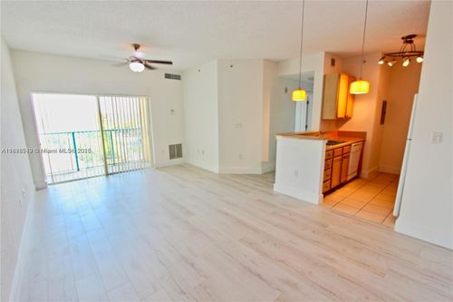 apt-609-6001 Sw 70th St, South Miami, FL, 33143-3430 | Card Image