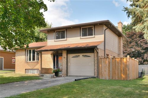 11 Reiner Cres, Wellesley, ON, N0B2T0 | Card Image
