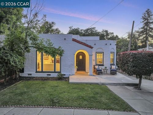915 Brown St, Martinez, CA, 94553-2574 | Card Image
