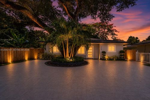 2750 Nw 170th St, Miami Gardens, FL, 33056-4439 | Card Image