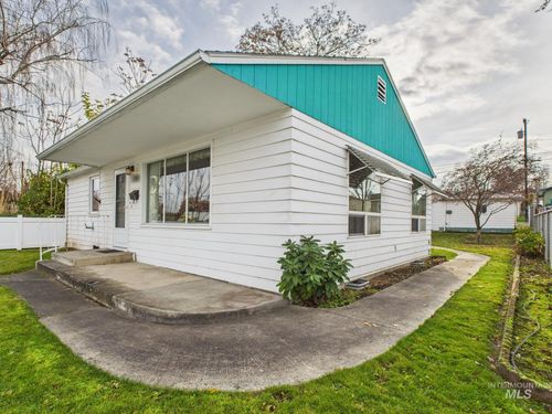 1518 16th Ave, Lewiston, ID, 83501-4019 | Card Image