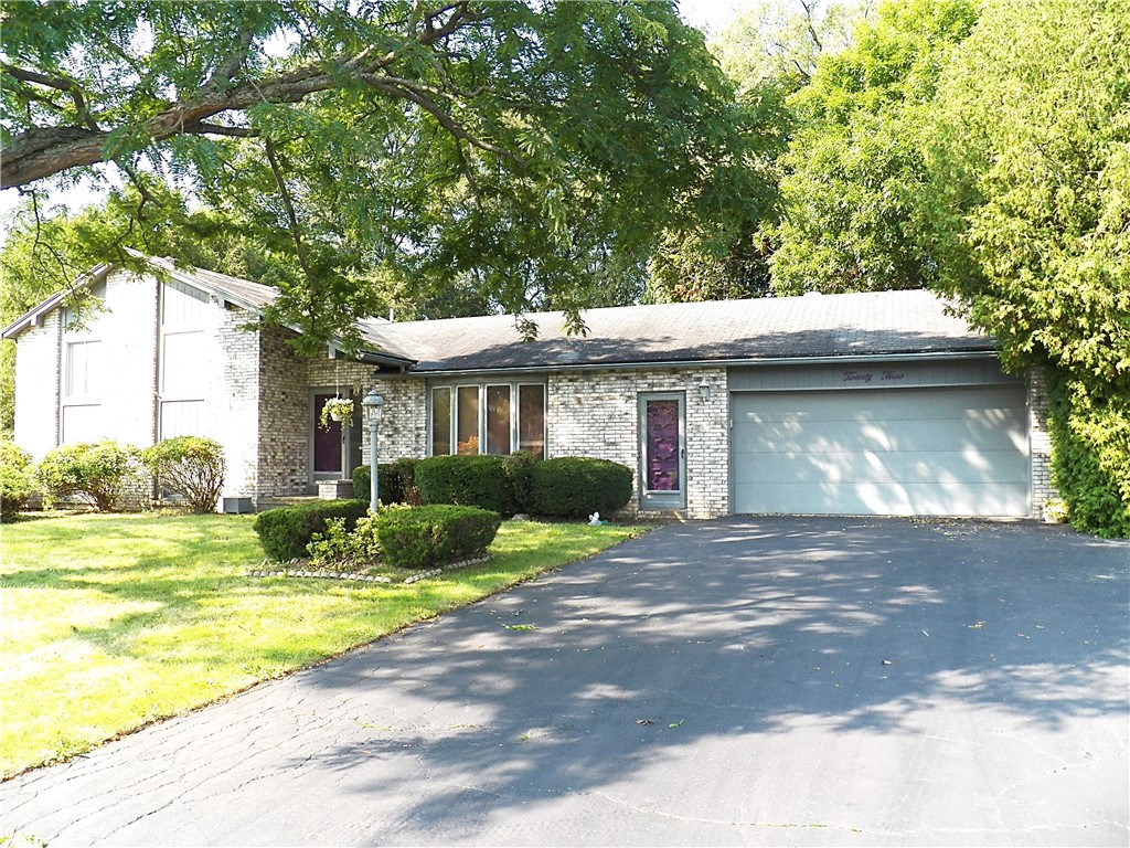 Woodsmoke Ln, Rochester, NY 14612