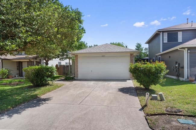 16225 Hamilton Point Cir, House other with 3 bedrooms, 2 bathrooms and 4 parking in Manor TX | Image 4