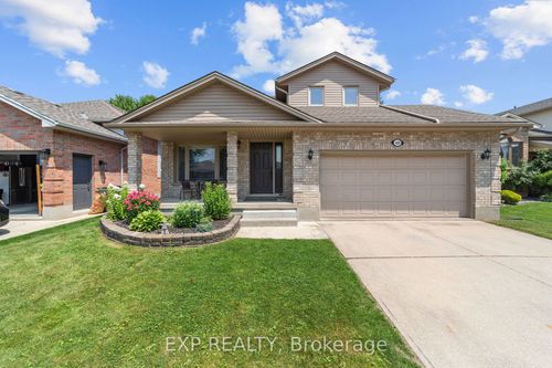 489 Riverview Dr, Strathroy, ON, N7G4B3 | Card Image
