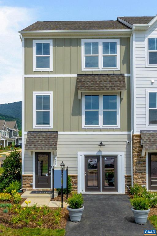Lexi Ln, Crozet, VA 22932