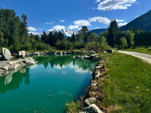 945 Erickson Rd, Pemberton, BC, V0N2L2 | Card Image