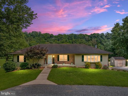 861 Battlefield Bluff Dr, New Market, VA, 22844-2032 | Card Image