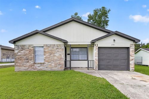 2301 7th Avenue N, Texas City, TX, 77590 | Card Image