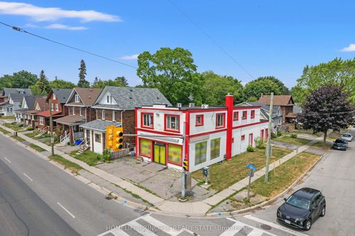 {{alt}} | Card Image