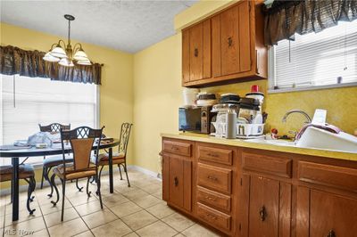 17798 Waterbury Avenue, House other with 3 bedrooms, 1 bathrooms and null parking in Maple Heights OH | Image 3