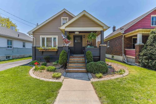 6130 Murray St, Niagara Falls, ON, L2G2K5 | Card Image