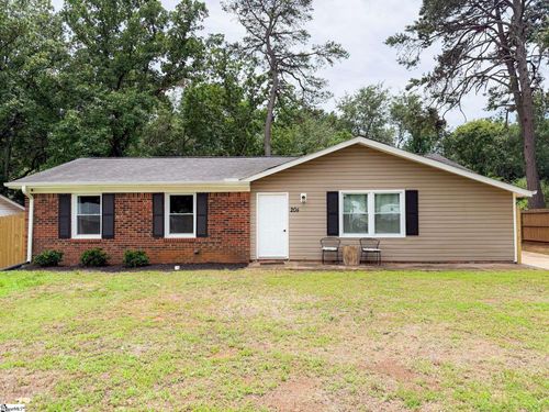 204 Idlewild Ave, Greenville, SC, 29605-6118 | Card Image