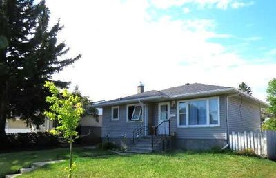 622 10 St N, House detached with 3 bedrooms, 2 bathrooms and 3 parking in Lethbridge AB | Image 2