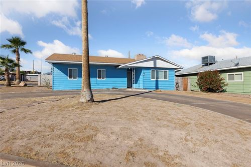 2 Arizona Way, Henderson, NV, 89015-7204 | Card Image