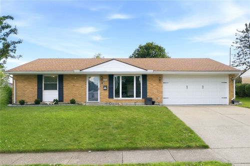 1973 Campus Dr, Fairborn, OH, 45324-3950 | Card Image